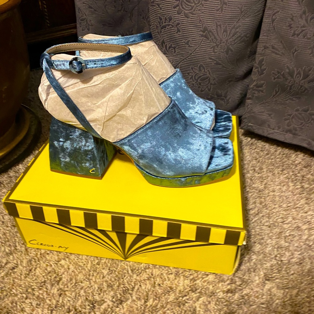 Circus NY Miranda Blue Velvet 9M